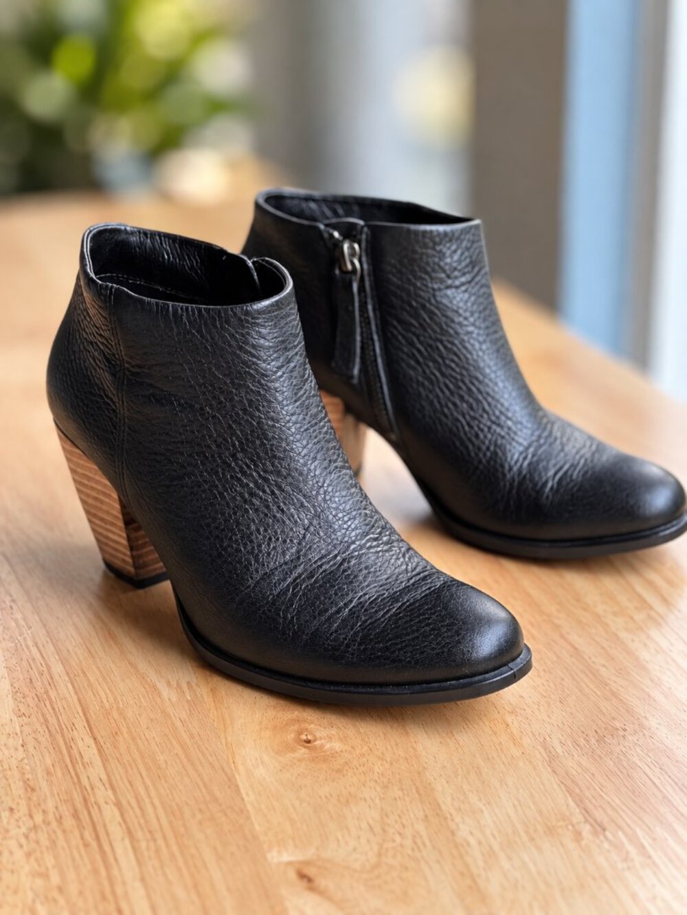 ECCO Black Leather Ankle Booties Size 7 Block Heel Side Zip - Picture 3 of 16